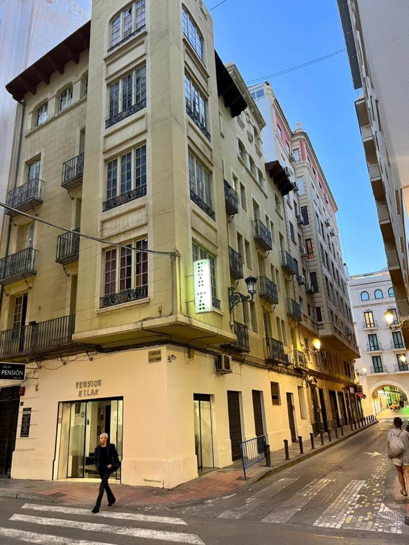 Hostal Milan Alicante Zewnętrze zdjęcie The building of the museum