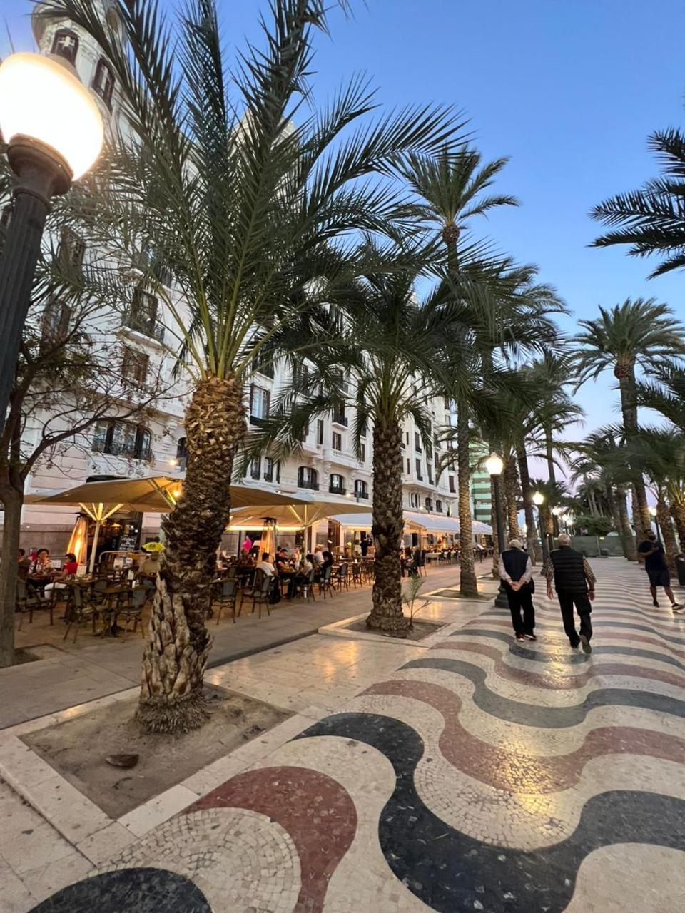 Hostal Milan Alicante Zewnętrze zdjęcie The Avenue des États-Unis