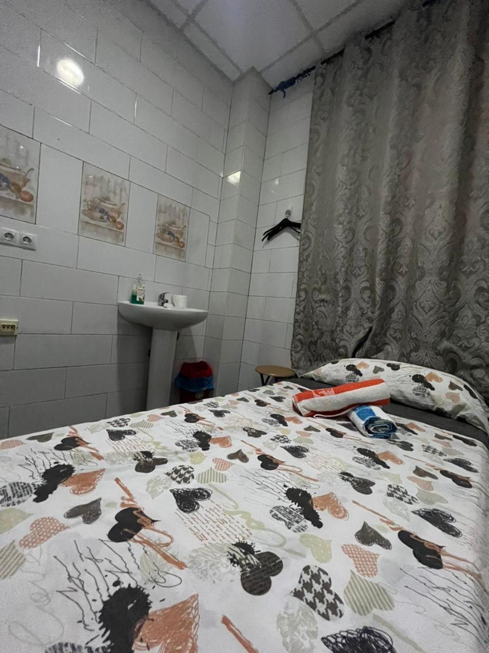 Hostal Milan Alicante Zewnętrze zdjęcie